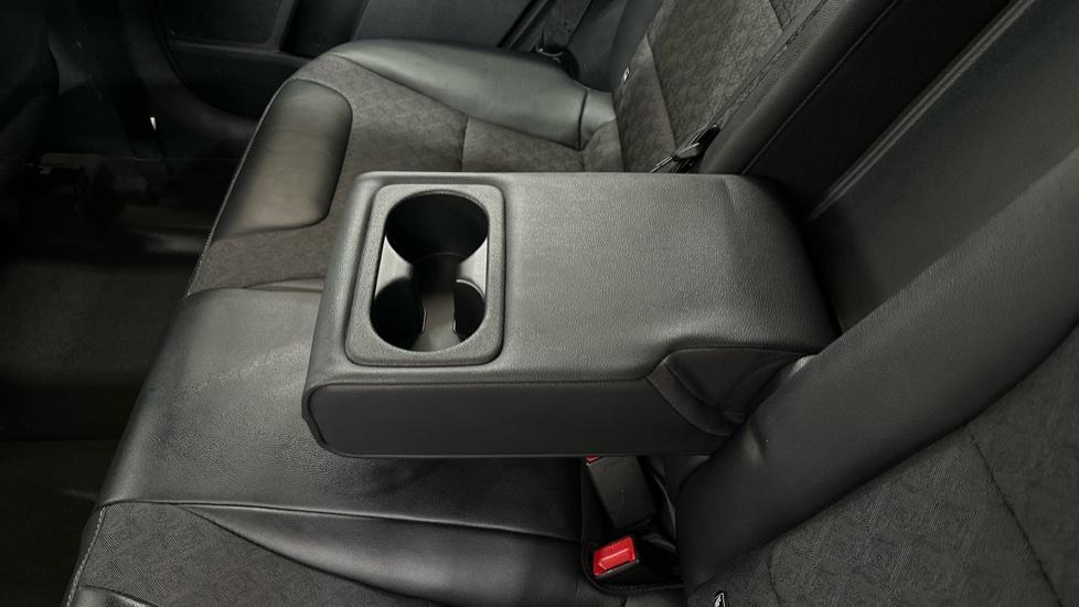 Rear Armrest/ Cup Holder