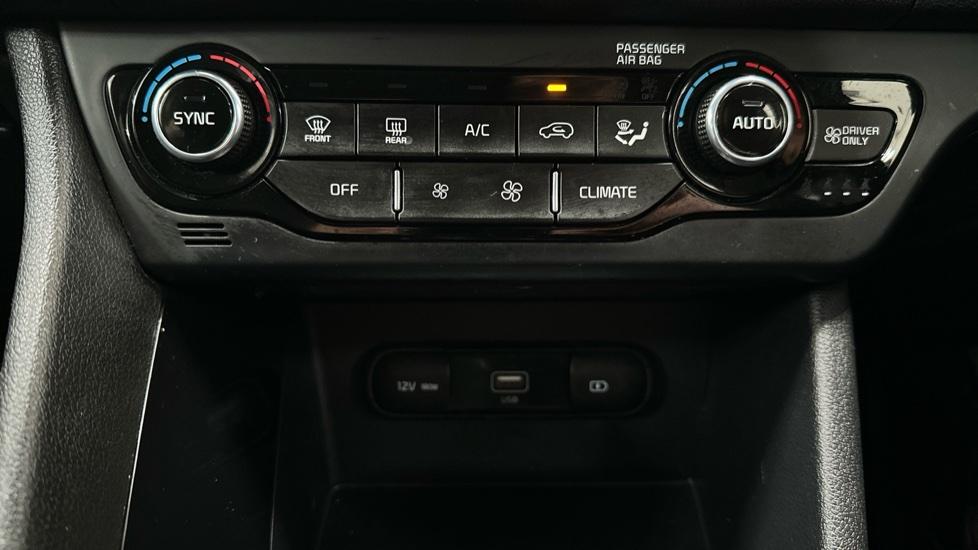 Air Conditioning /Dual Climate Control 