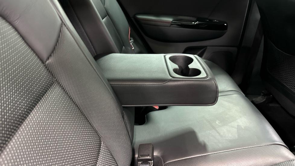 Rear Armrest/ Cup Holder