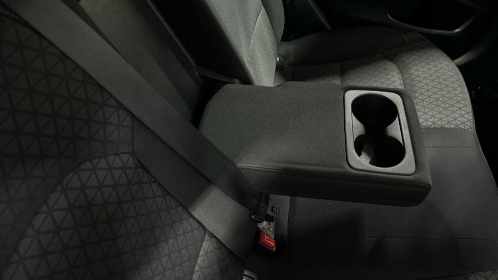 Rear Armrest/ Cup Holder