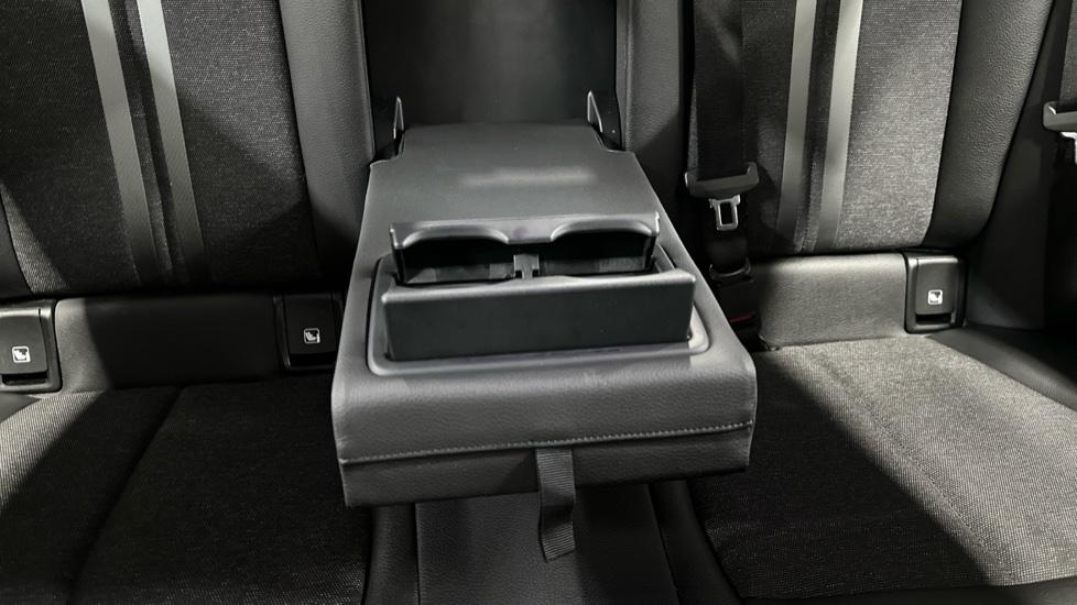 Rear Armrest/ Cup Holder