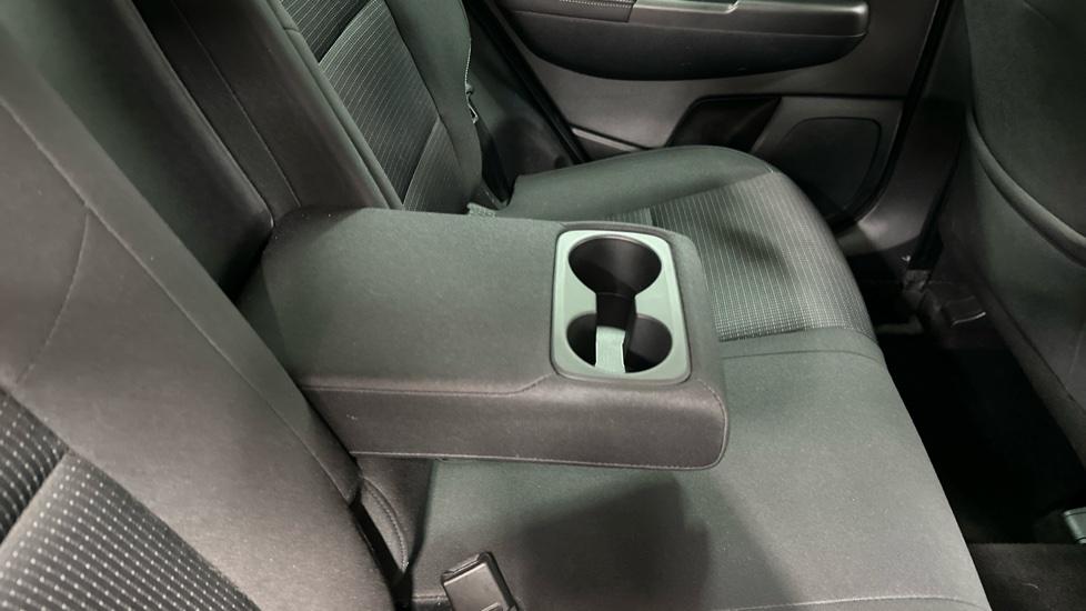 Rear Armrest/ Cup Holder