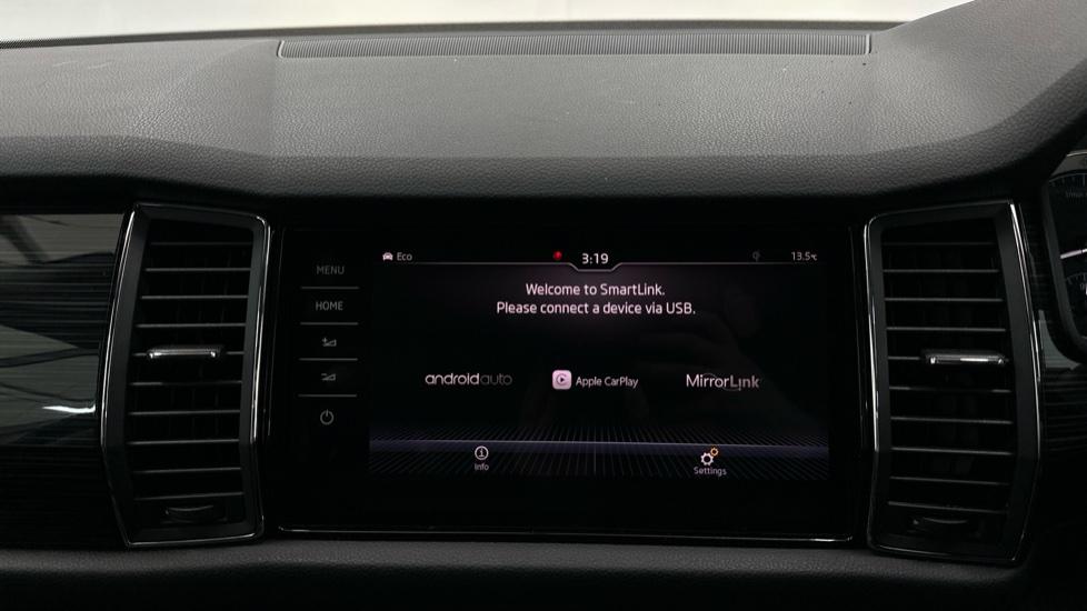 Apple Car Play & Android Auto