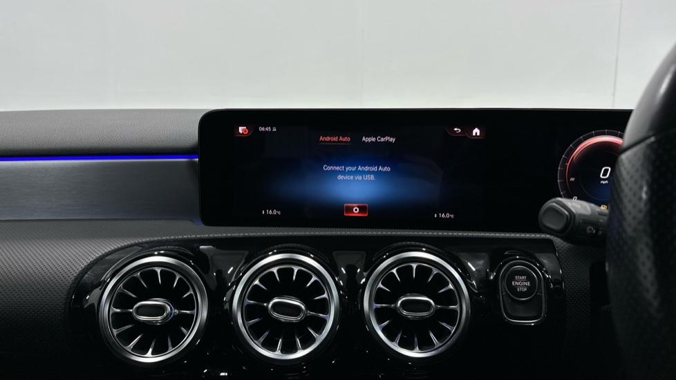 Apple Car Play & Android Auto