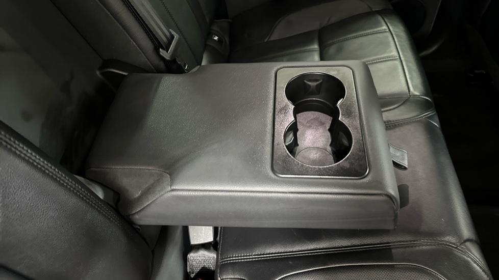 Rear Armrest/ Cup Holder