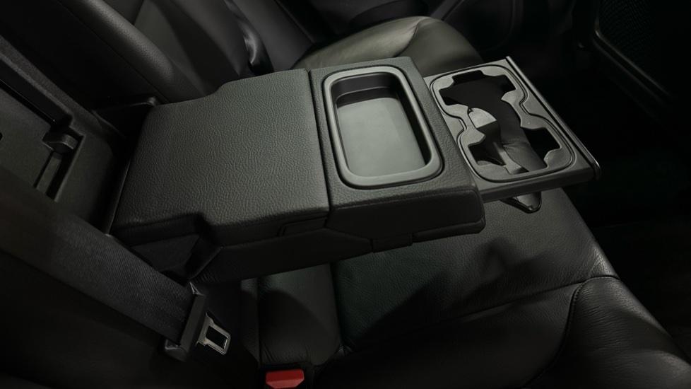 Rear Armrest/ Cup Holder