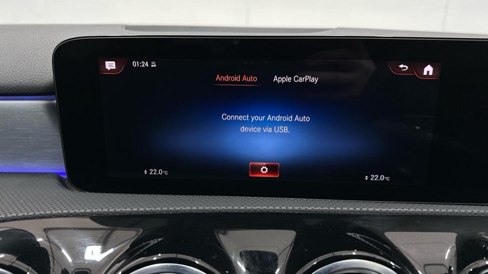 Apple Car Play & Android Auto