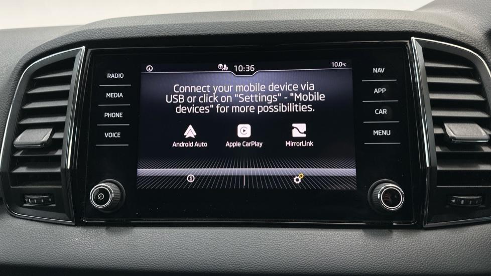 Apple Car Play & Android Auto