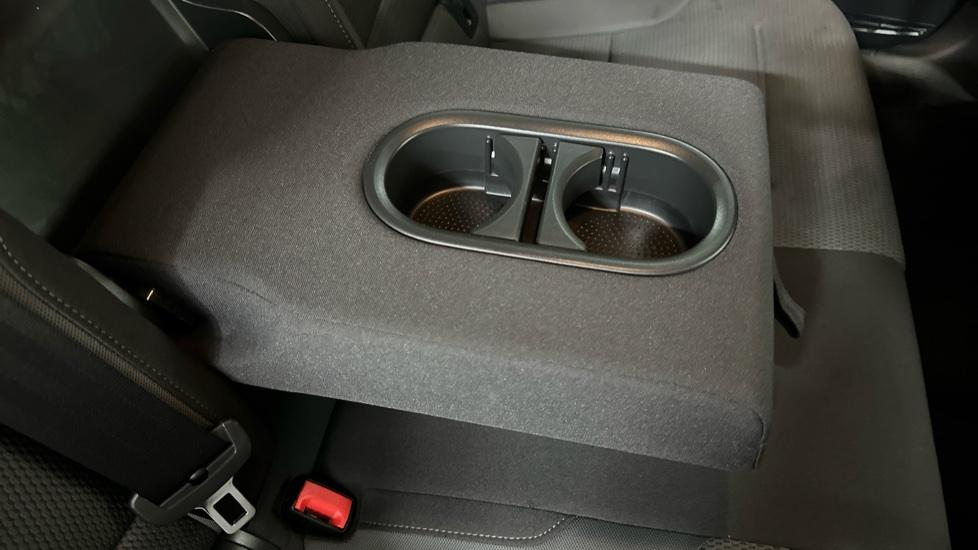 Rear Armrest/ Cup Holder