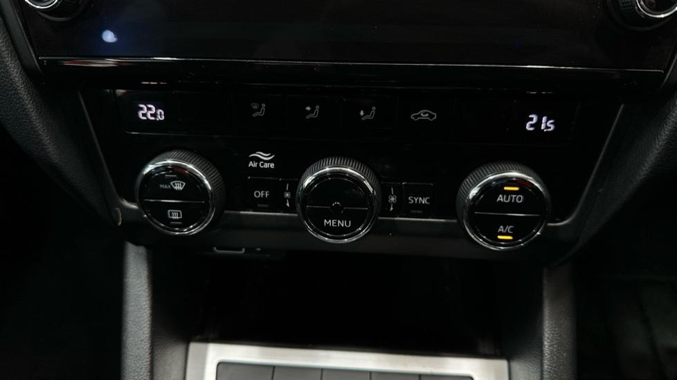 Air Conditioning /Dual Climate Control 