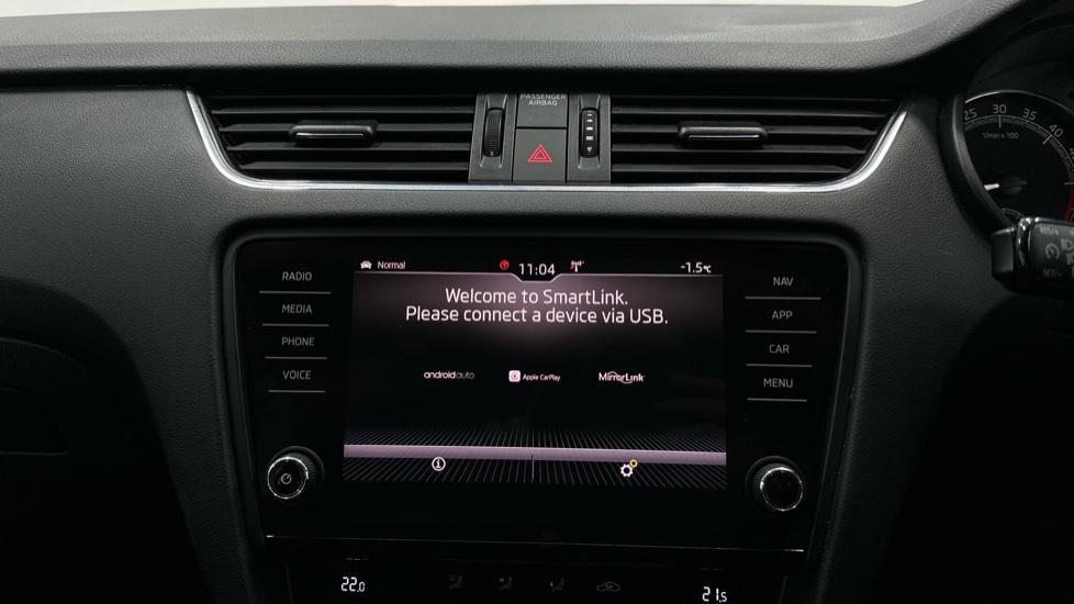 Apple Car Play & Android Auto