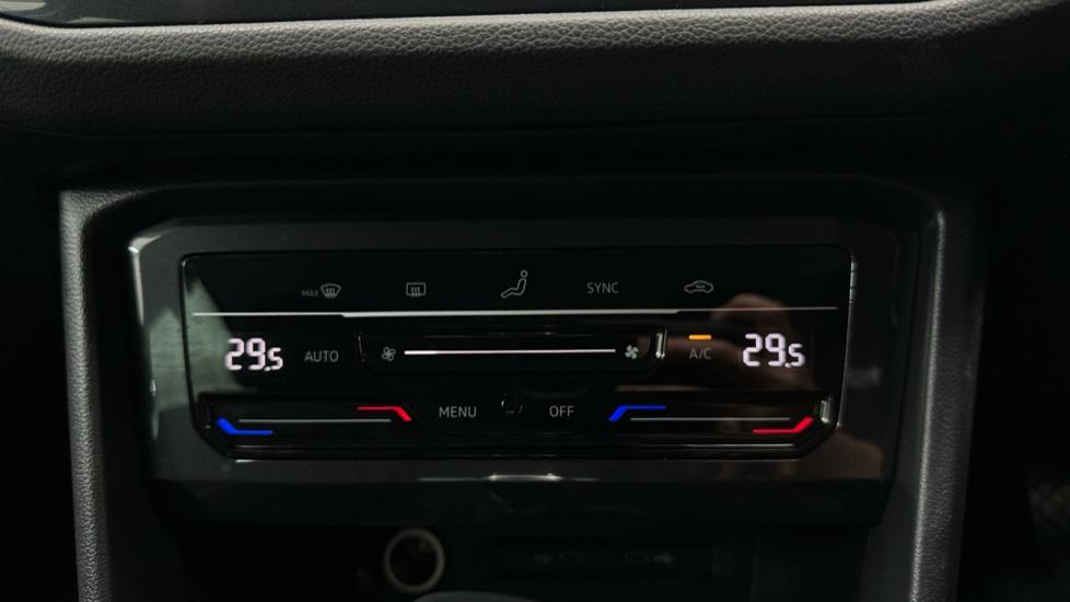 Air Conditioning / Dual Climate Control 