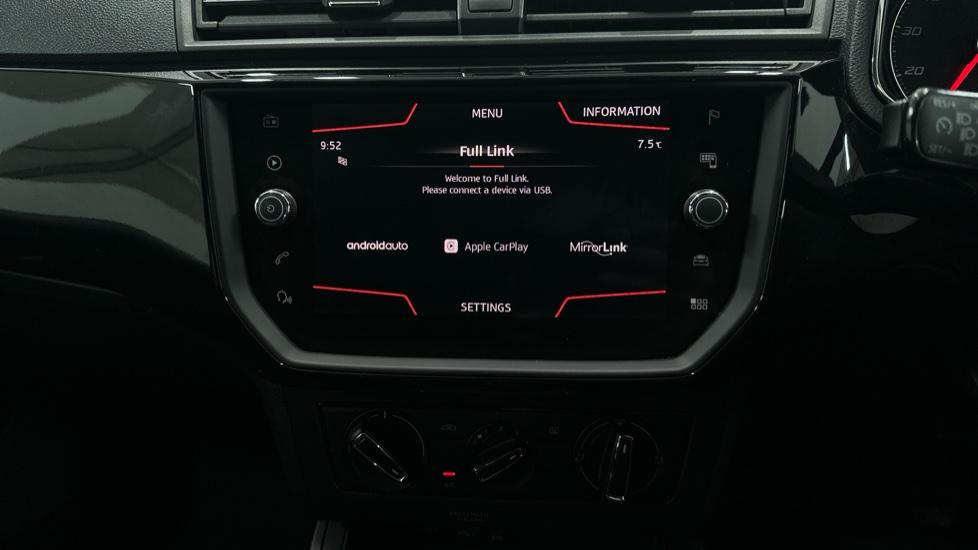 Apple Car Play & Android Auto