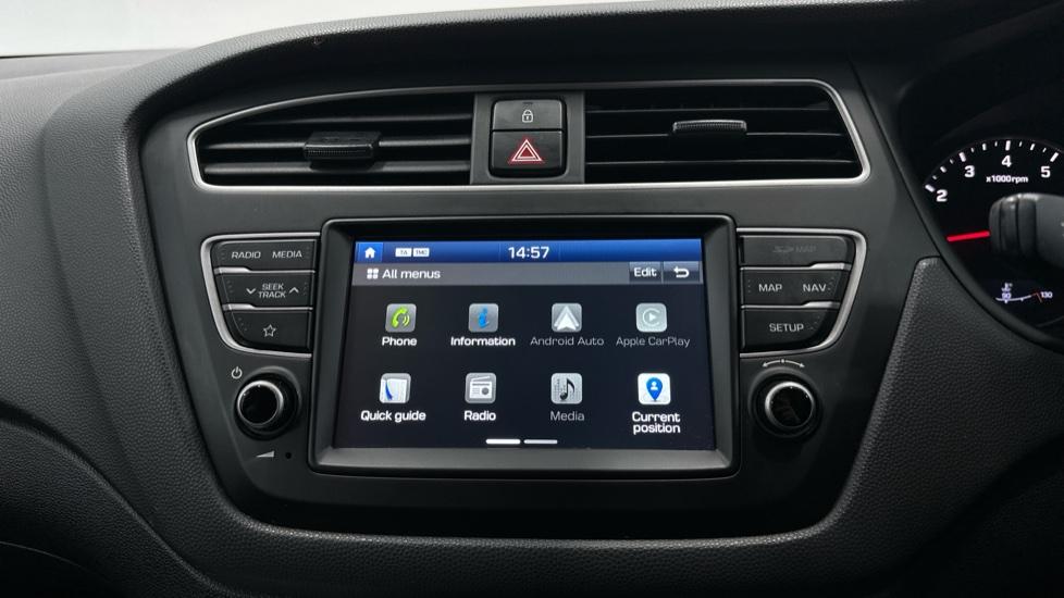 Apple Car Play & Android Auto