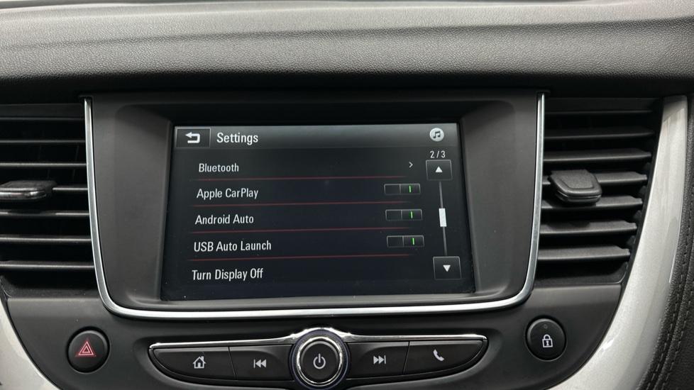 Apple Car Play & Android Auto