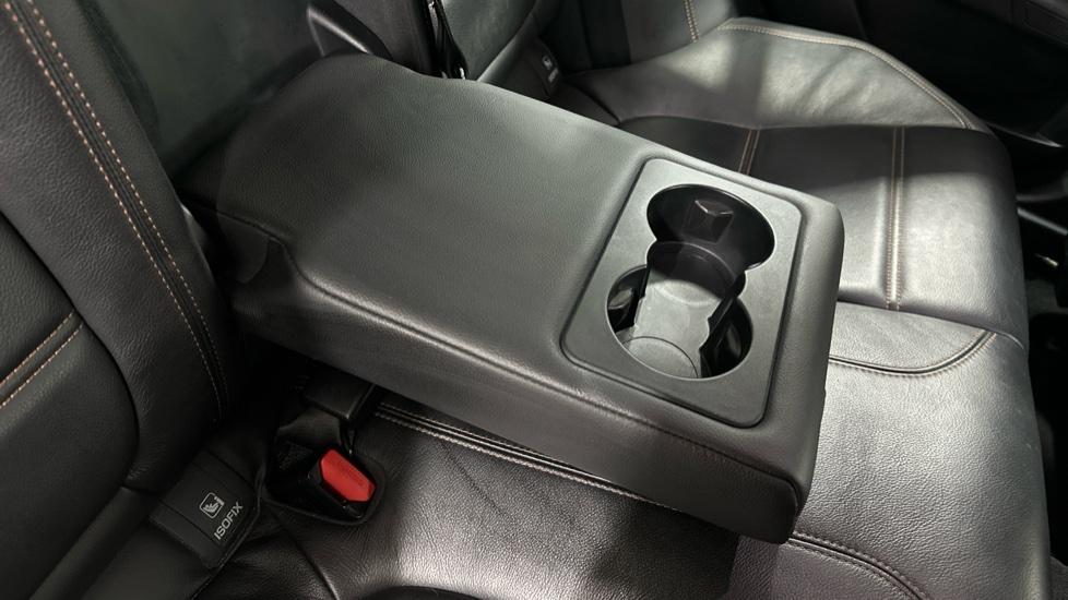 Rear Armrest/ Cup Holder