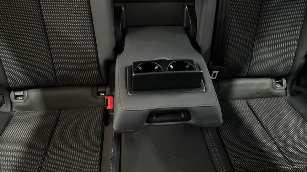 Rear Armrest/ Cup Holder