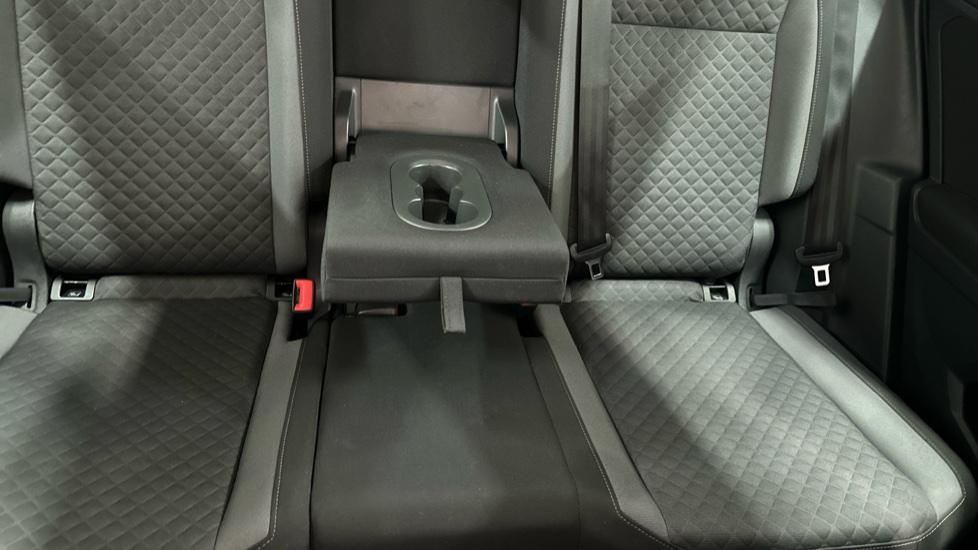 Rear Armrest/ Cup Holder