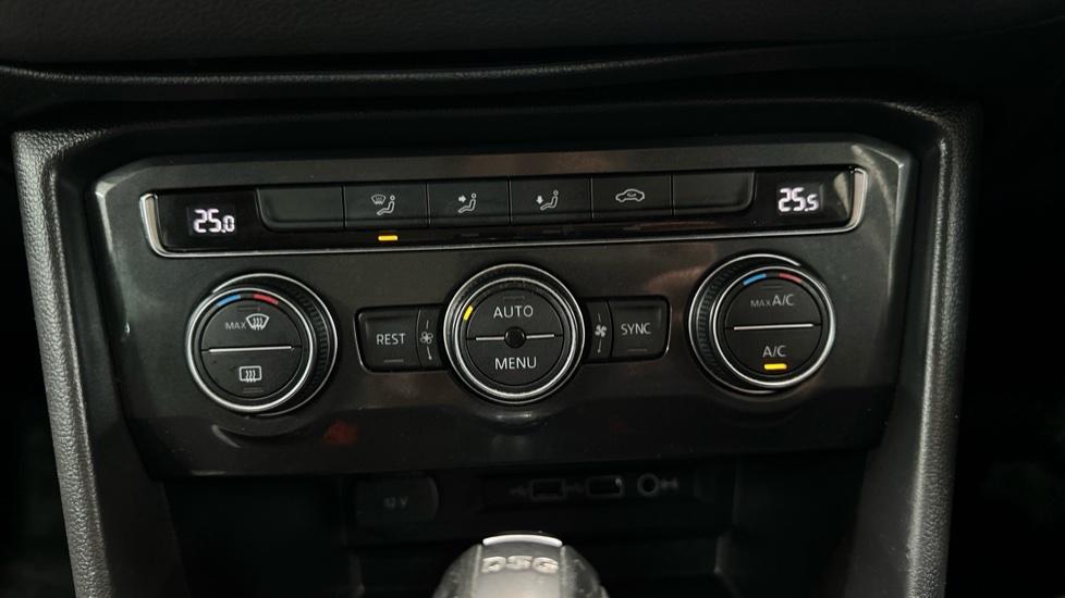 Air Conditioning /Dual Climate Control 