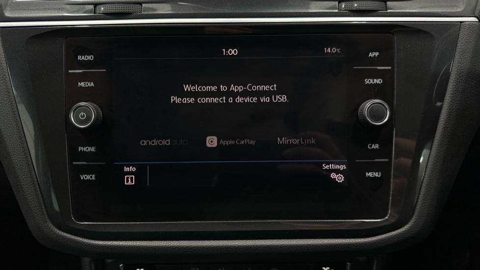 Apple Car Play & Android Auto