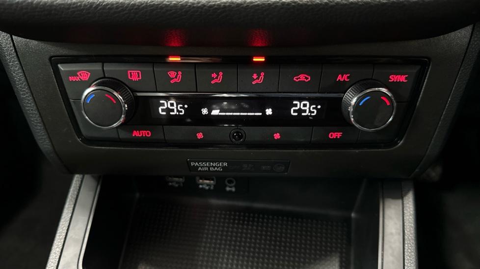 Air Conditioning / Dual Climate Control 