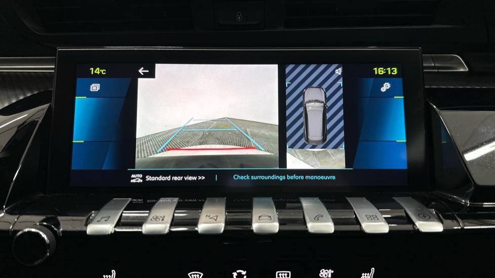 Rear View Camera /360/Park Pilot 