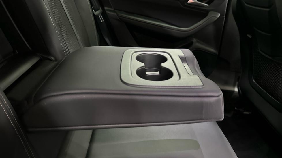 Rear Armrest/ Cup Holder