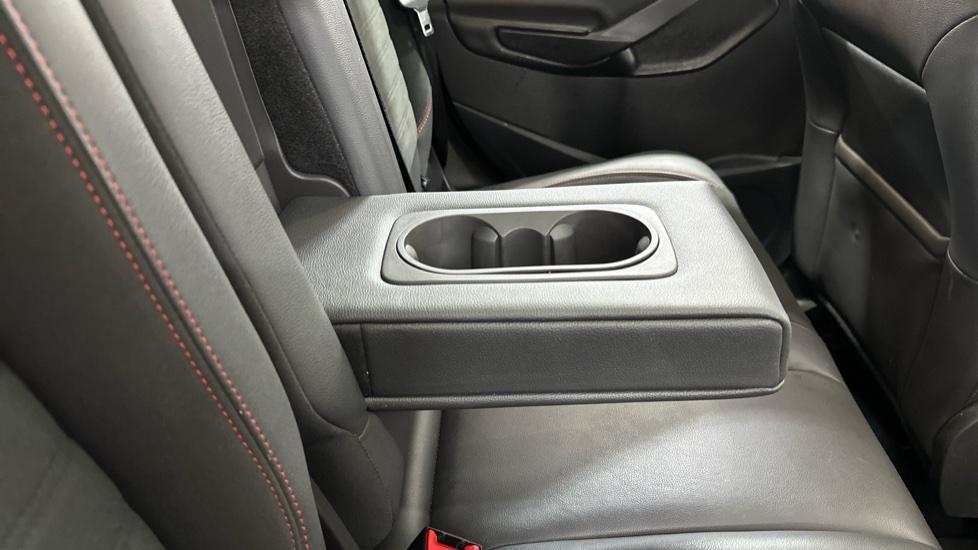 Rear Armrest/ Cup Holder