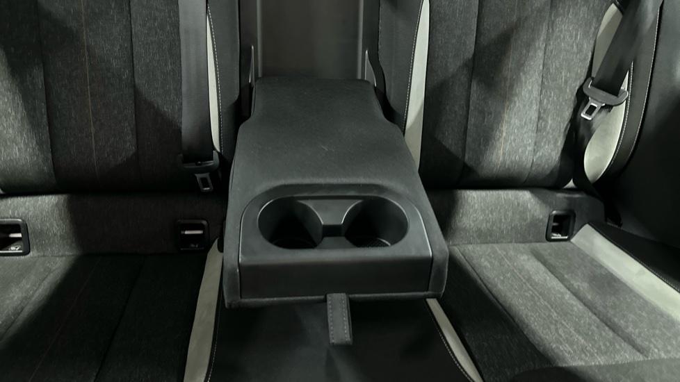 Rear Armrest/ Cup Holder