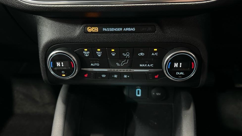 Air Conditioning /Dual Climate Control 