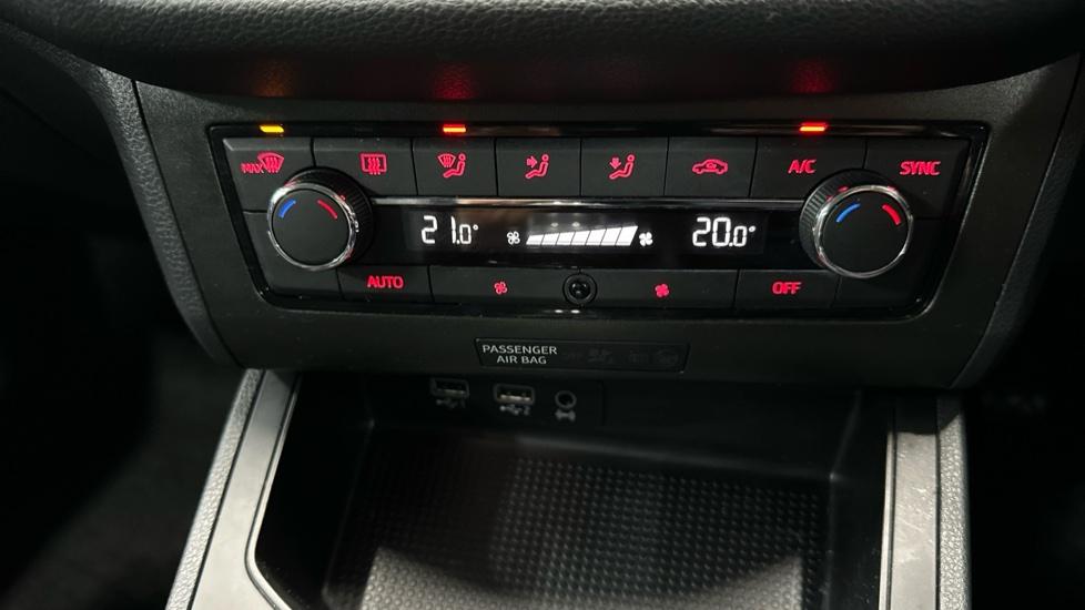 Auto Stop Start /Dual Climate Control 