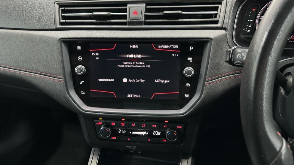 Apple Car Play & Android Auto