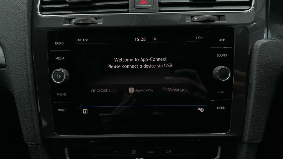 Apple Car Play & Android Auto