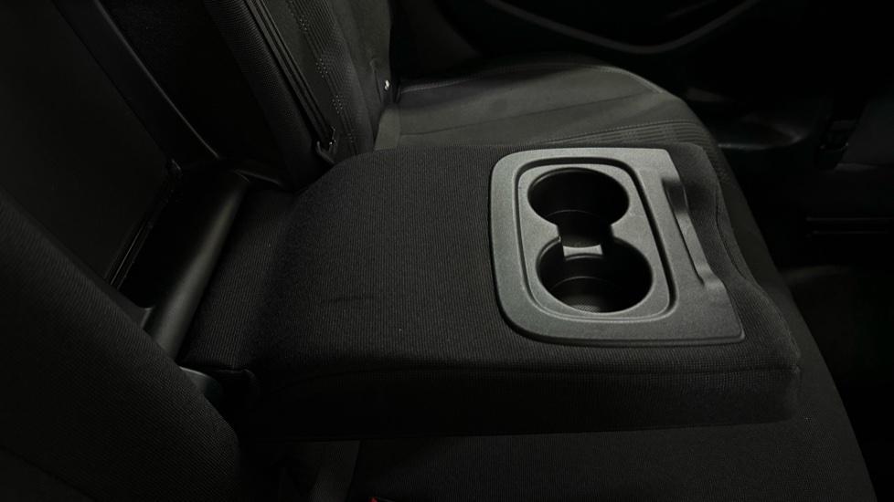 Rear Armrest/ Cup Holder