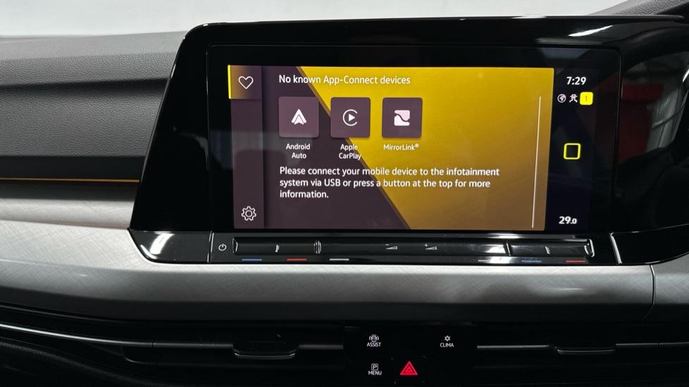 Apple Car Play & Android Auto