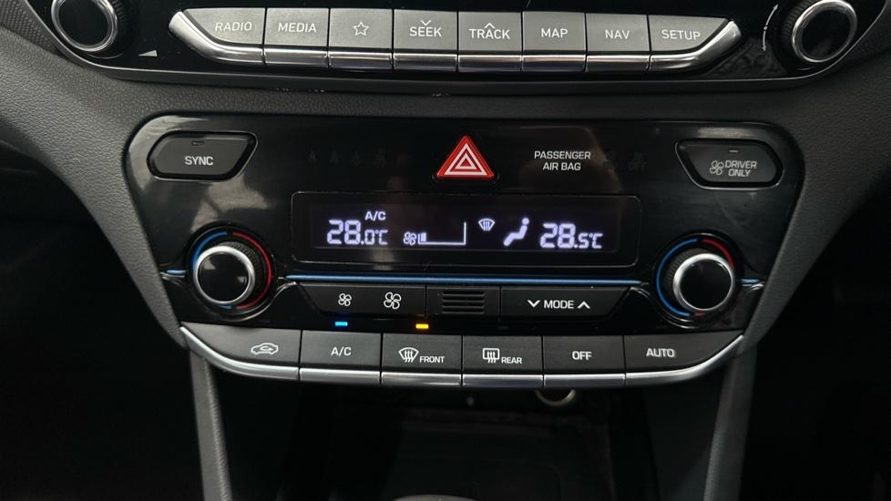 Air Conditioning /Dual Climate Control