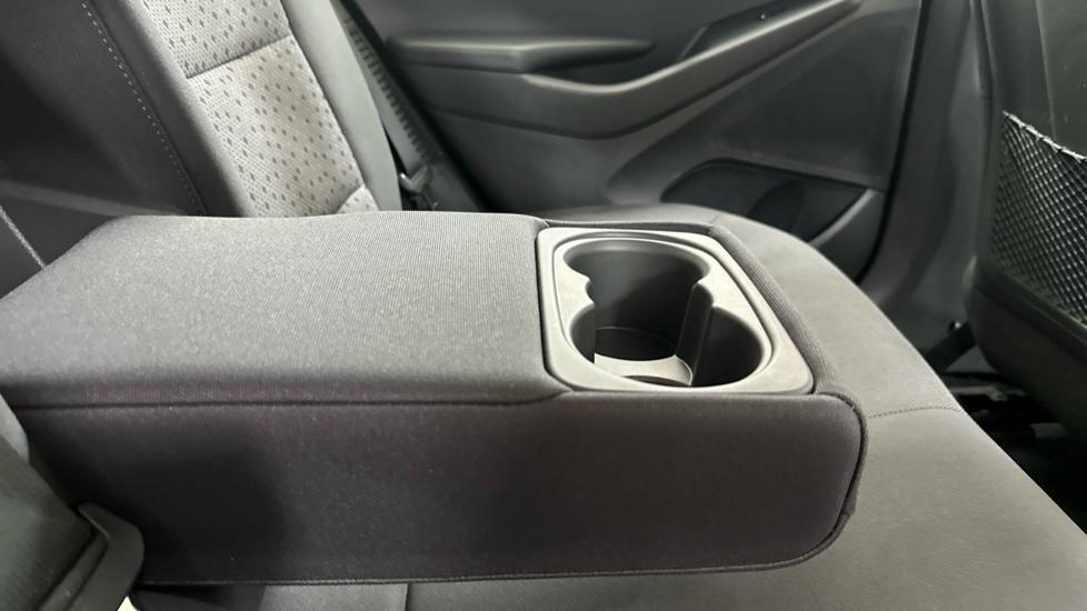 Rear Armrest/ Cup Holder