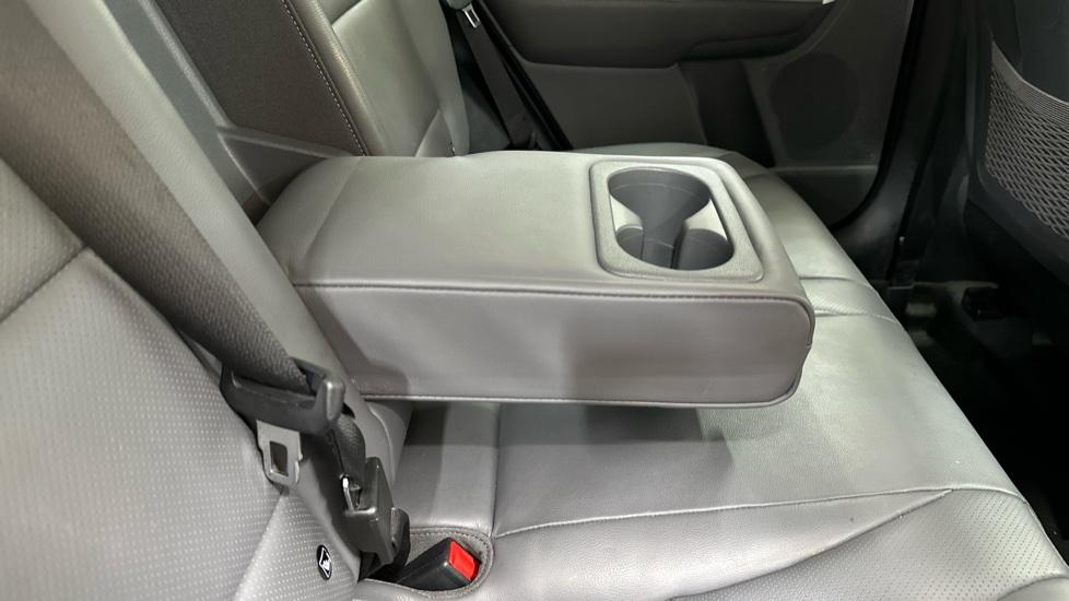 Rear Armrest/ Cup Holder