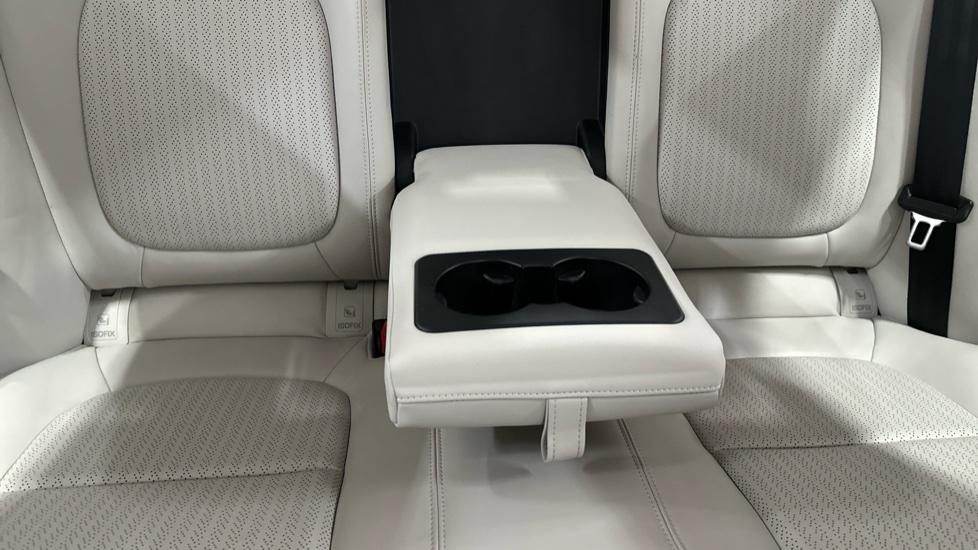 Rear Armrest/ Cup Holder