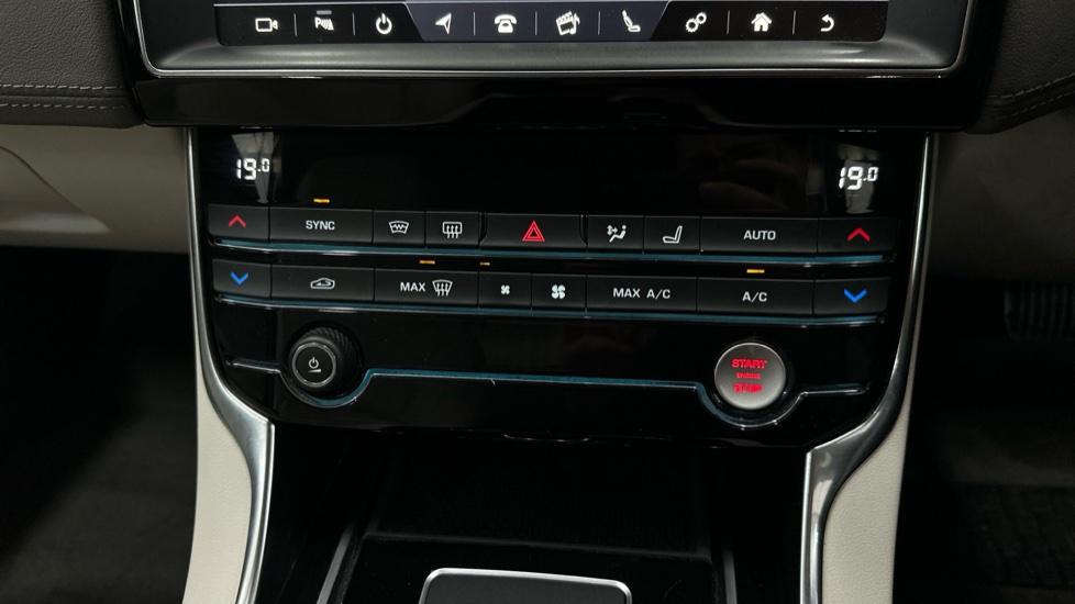 Air Conditioning /Dual Climate Control 