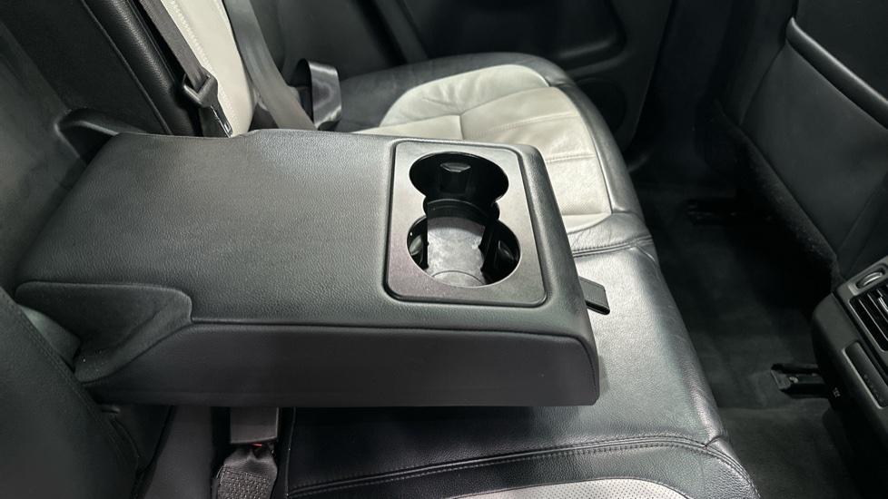 Rear Armrest/ Cup Holder