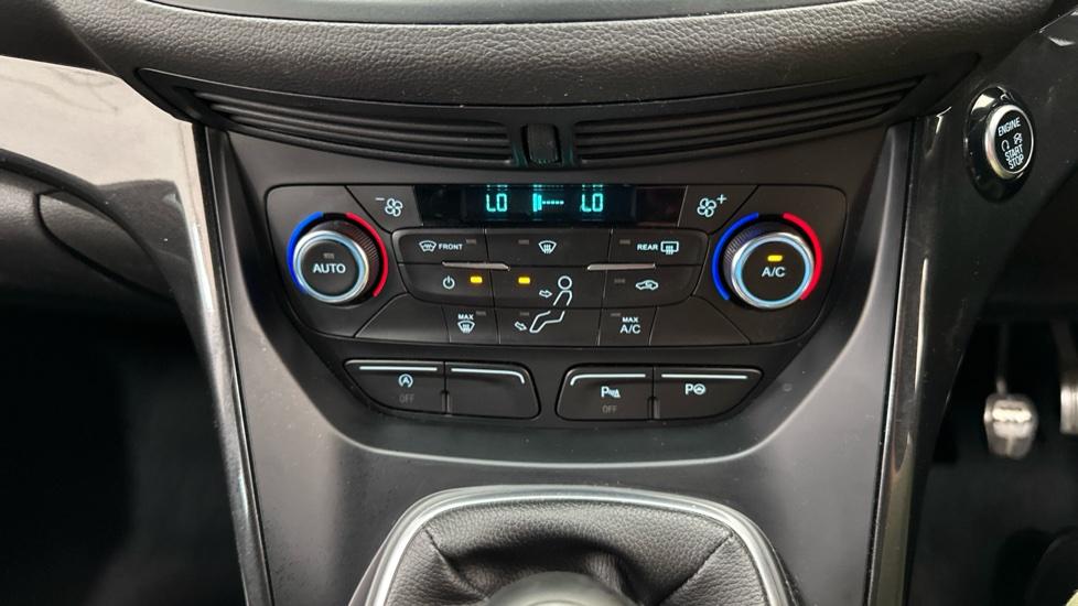 Dual Climate Control / Air Conditioning / Auto Stop Start / Auto Park