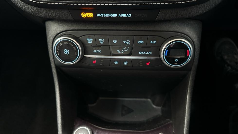 Air Conditioning /Heated Seats/Wireless Charging 