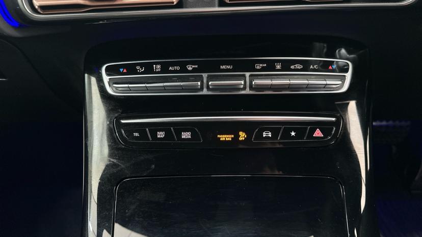 Dual Climate Control / Air Conditioning 