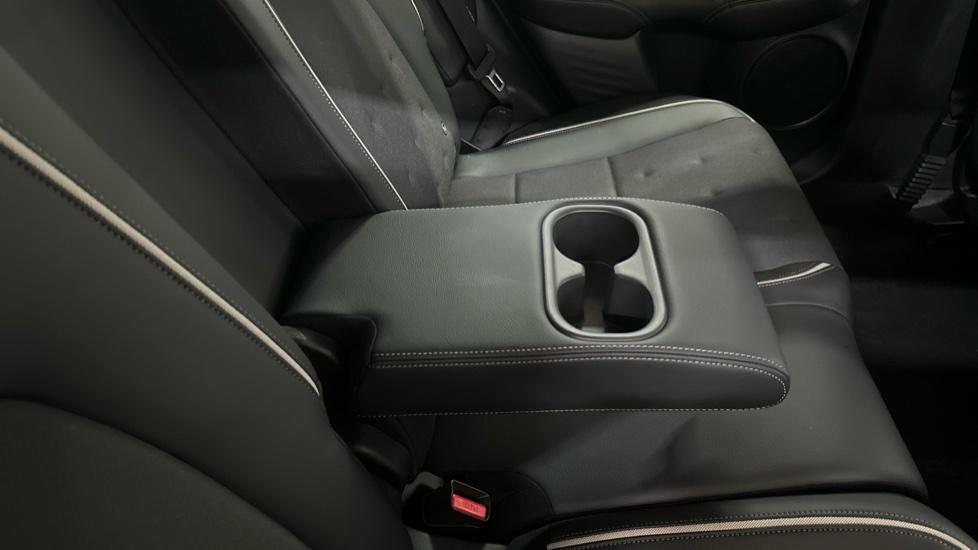 Rear Armrest/ Cup Holder