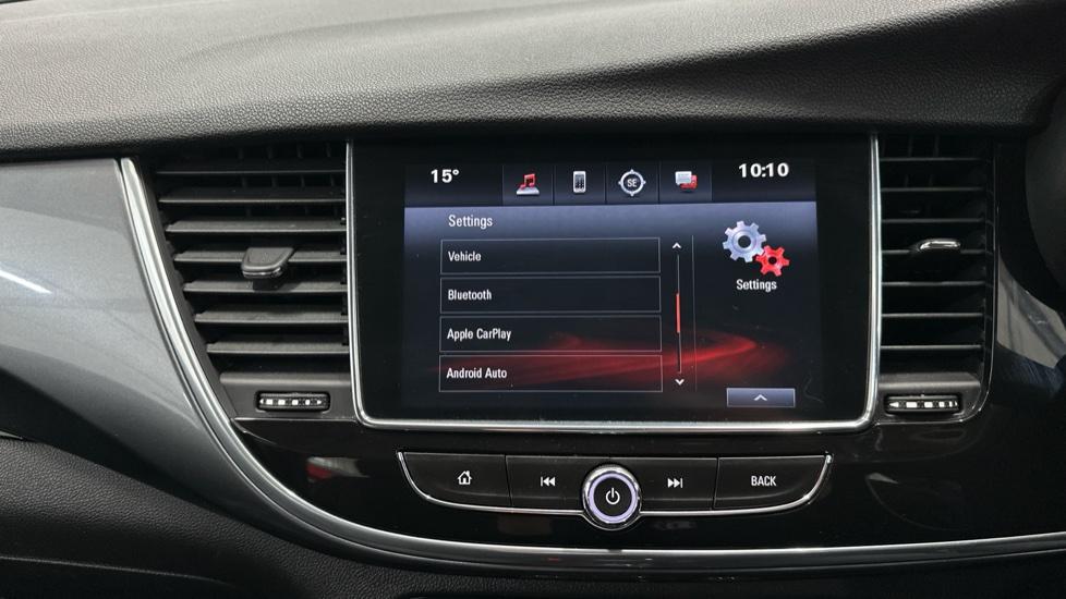 Apple Car Play & Android Auto