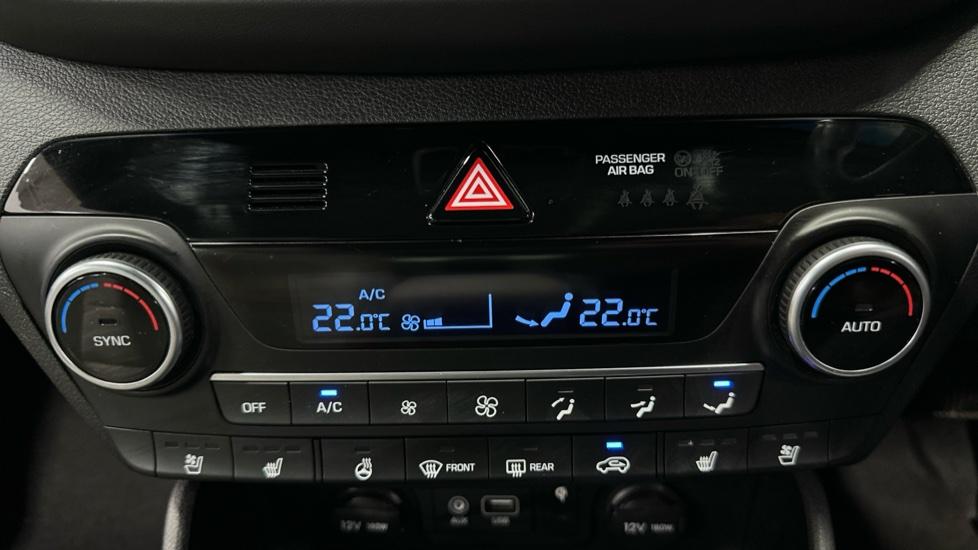 Dual Climate Control / Air Conditioning 