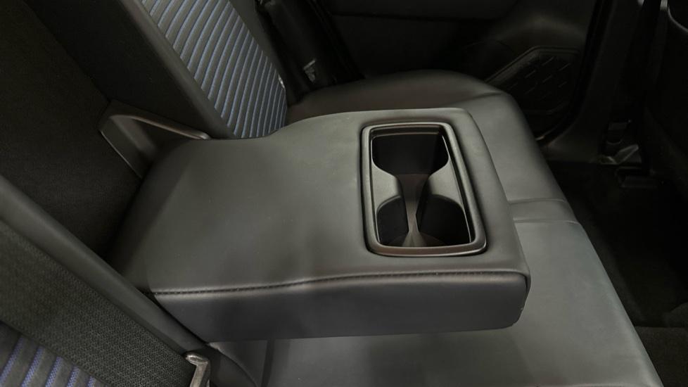 Rear Armrest/ Cup Holder