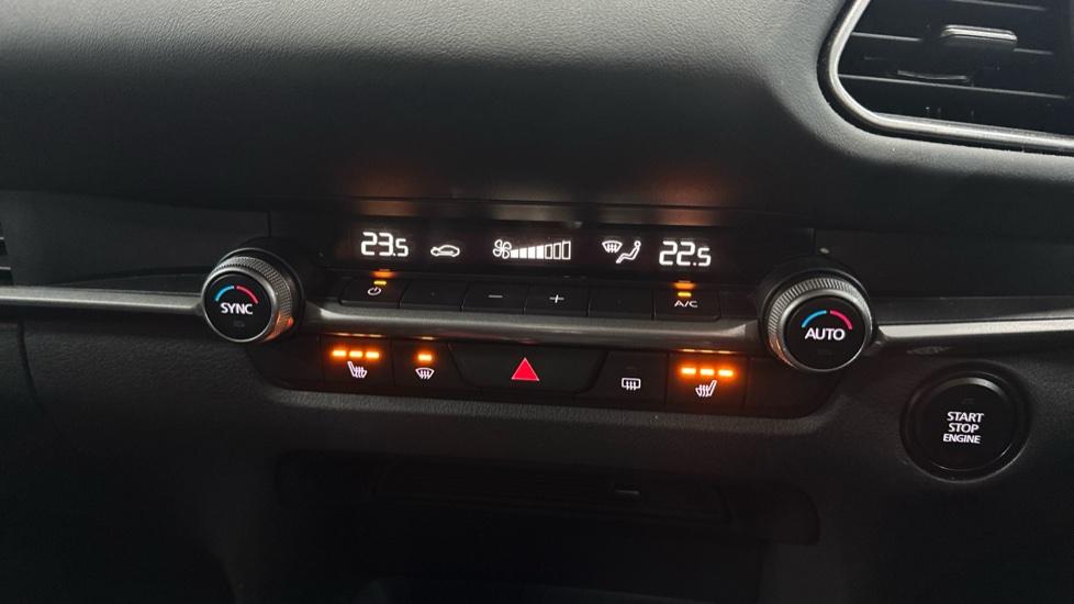 Air Conditioning /Dual Climate Control/Heated Seats 