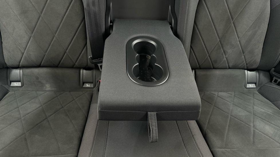 Rear Armrest/ Cup Holder